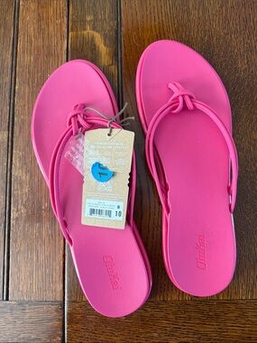 OluKai Women's Bright Pink Knot Strap Sandals